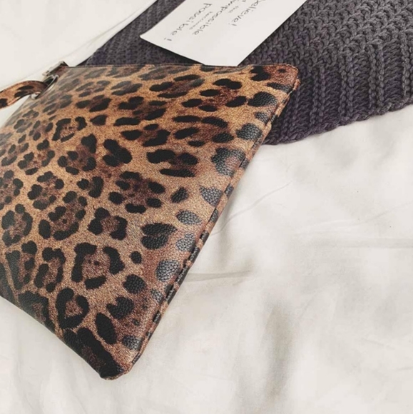 NWT Envelope Clutch - Picture 4 of 6